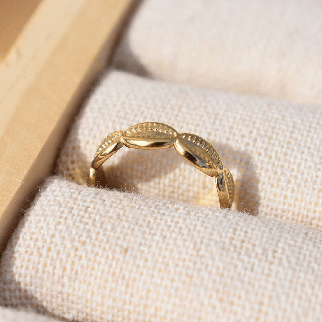Ring | Gold Cowrie