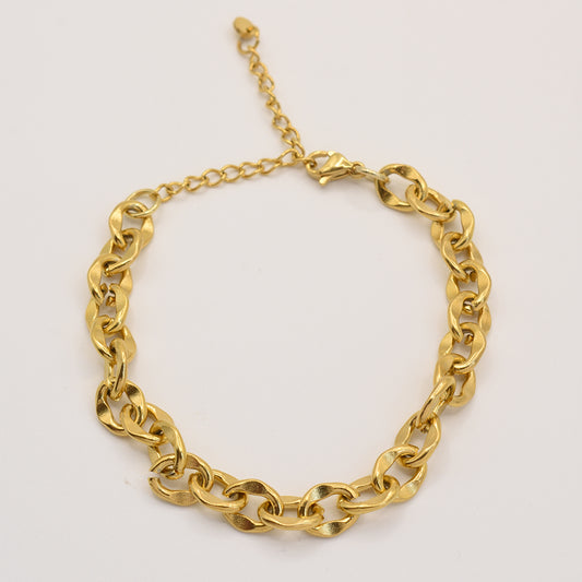The Salty Dreamers Bracelet | Stainless Waves features large oval links and an adjustable clasp, displayed on a plain white background.